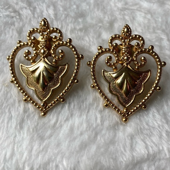 Vintage‎ Textured Heart Earrings - Picture 1 of 5